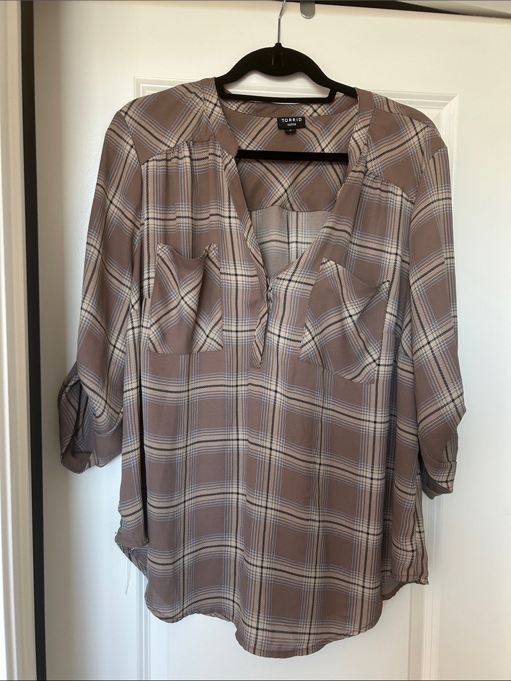 torrid Taupe Plaid Split V‑Neck Roll Sleeve Tunic